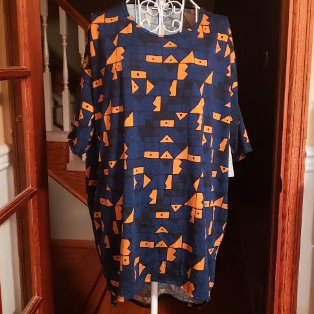 NWT LuLaRoe Irma shirt sz Small